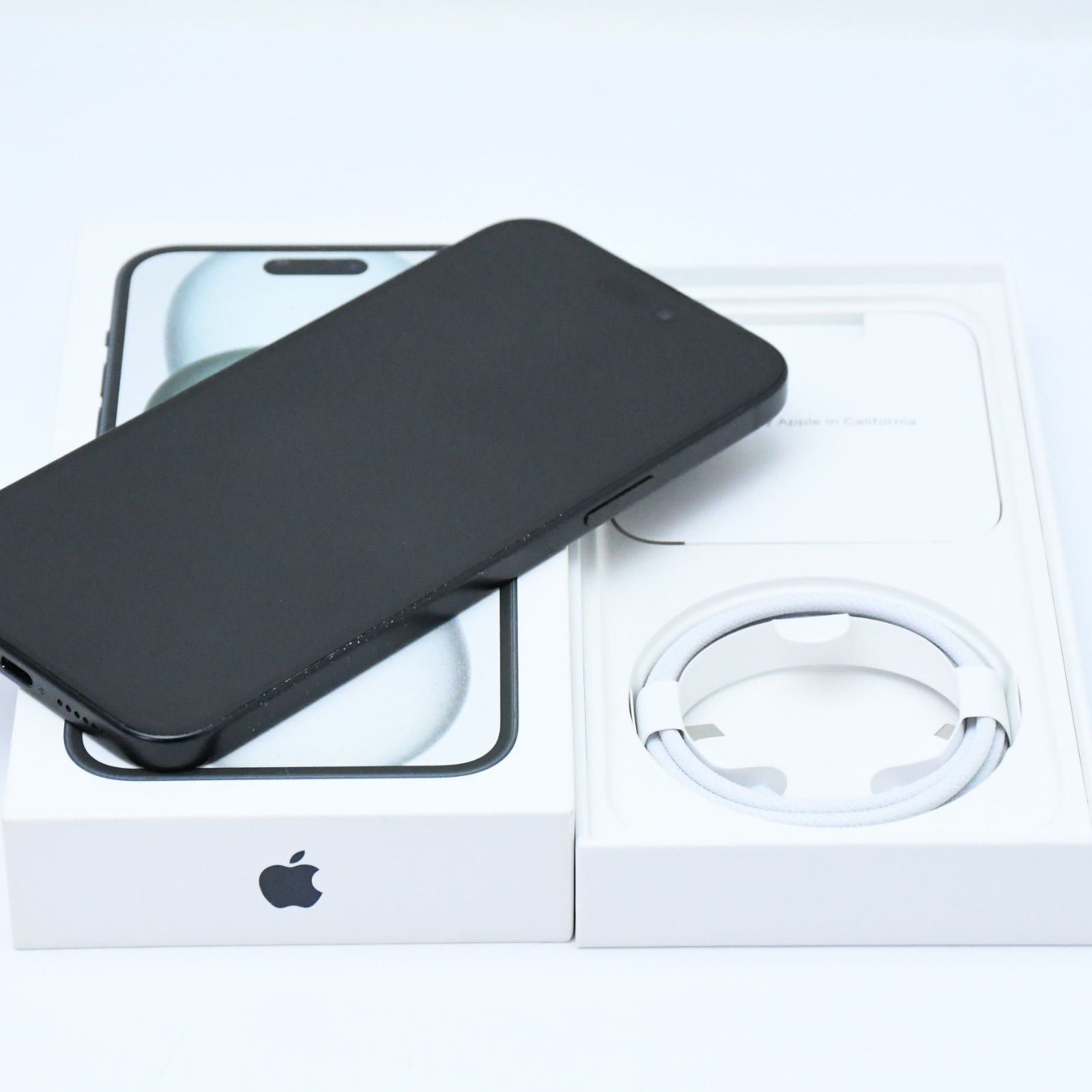 純正バッテリー最大容量100％＊付属品完備】SIMフリー iPhone15
