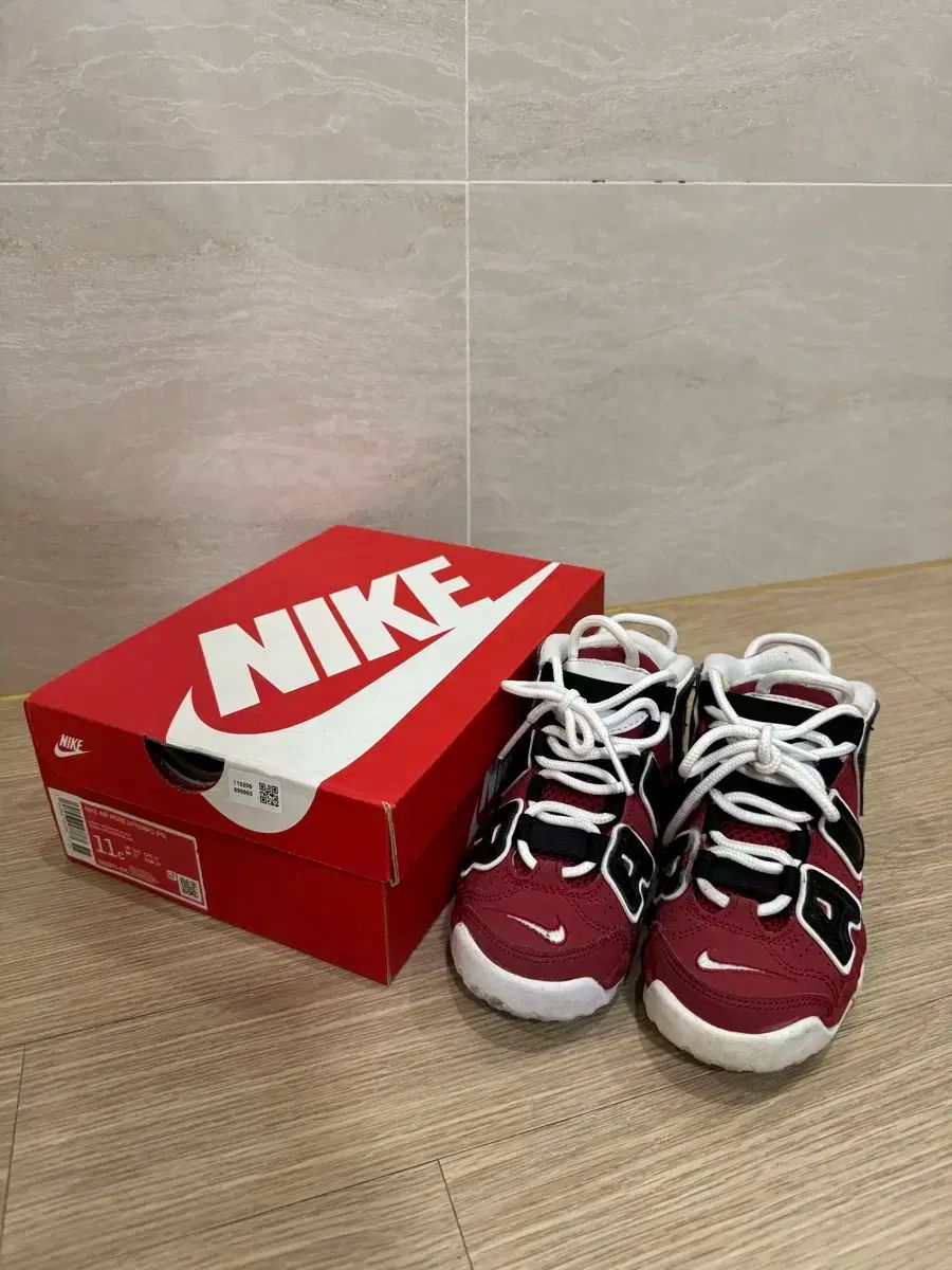 170 NIKE ナイキ アップテンポ クリスマス ブルズ