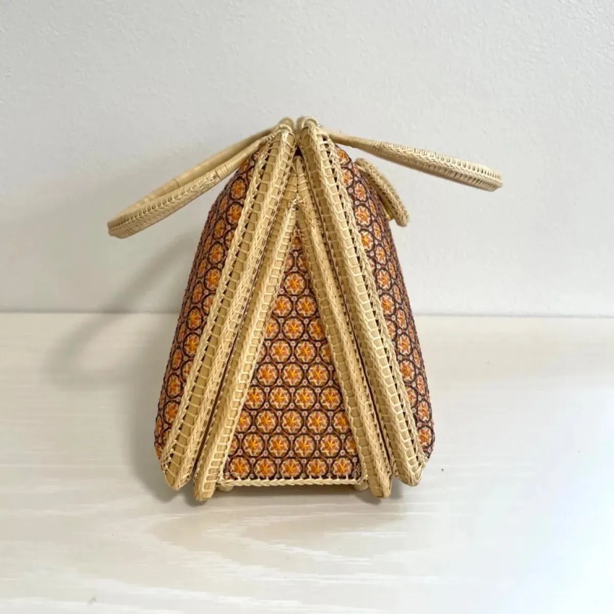 新品【タイ王室御用達】高級　プラニー工房　かごバック　着物 竹 バンブーバック 新品【タイ王室御用達】高級 プラニー工房 かごバック 着物 竹