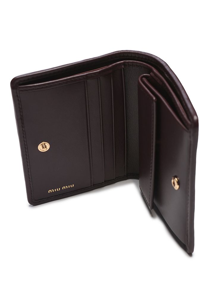 【 miu miu 】 マテラッセレザー 折り財布 MIU MIU (ミュウミュウ) マテラッセ レザー 二つ折り財布 - メルカリ