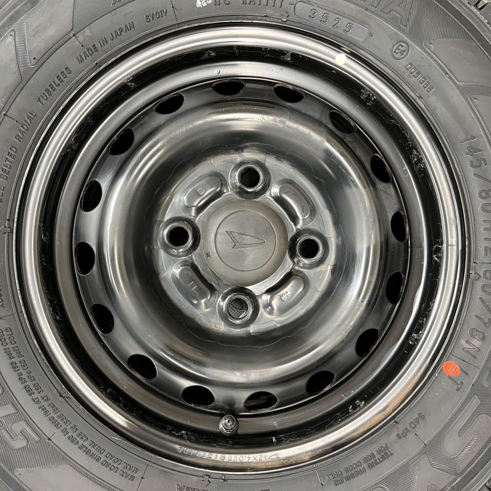 横丁の 25年製 タイヤ 145|80R12 80|78N LT ヨコハマ SY01 ダイハツ ハイゼット スタッドレスタイヤ 冬タイヤ 1084M 今なら全品送料無料！