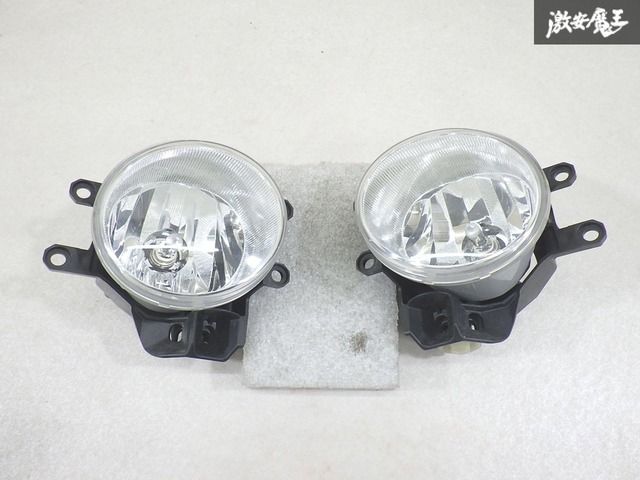トヨタ 純正 ZVW30 プリウス 後期 フォグライト フォグランプ