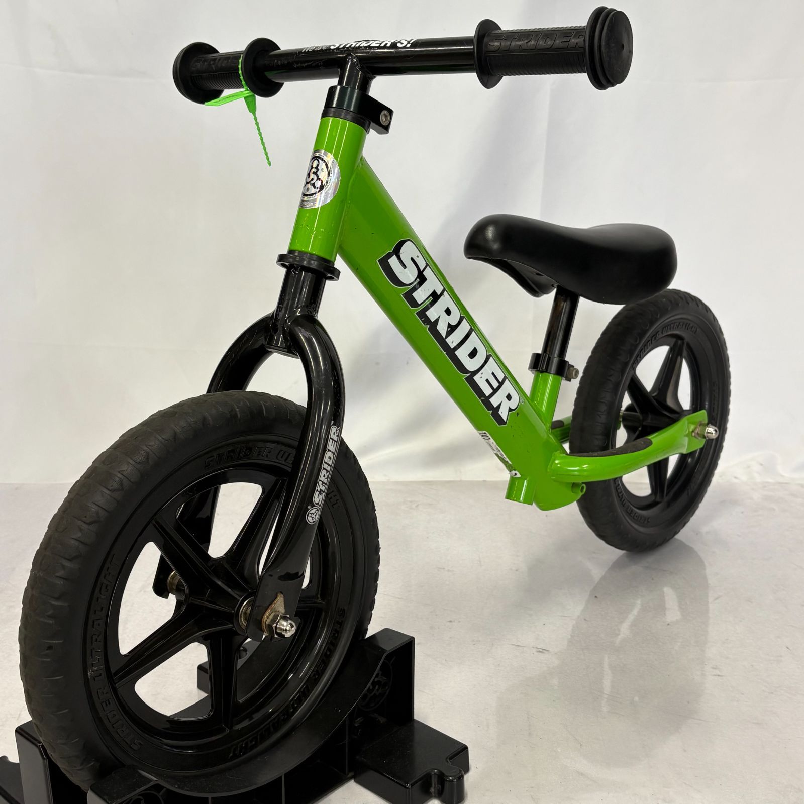 週末限定価格STRIDERストライダーキッズバランスバイク ST-J4