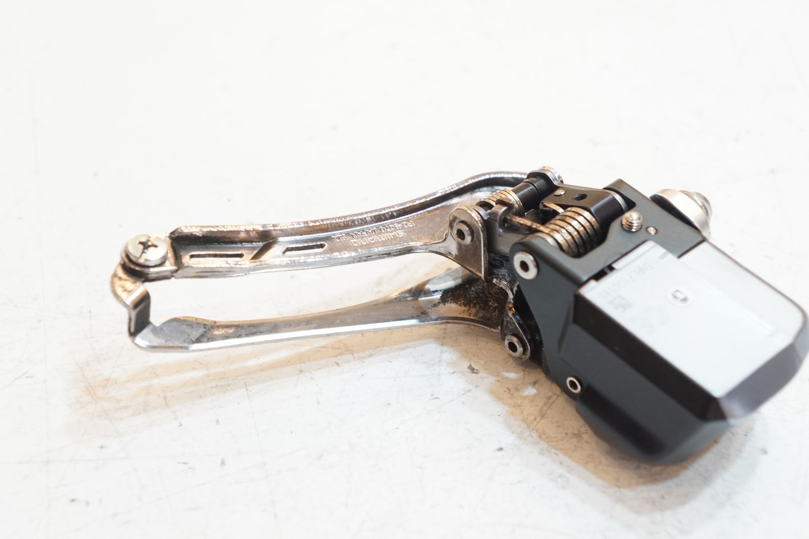 フロントディレイラー