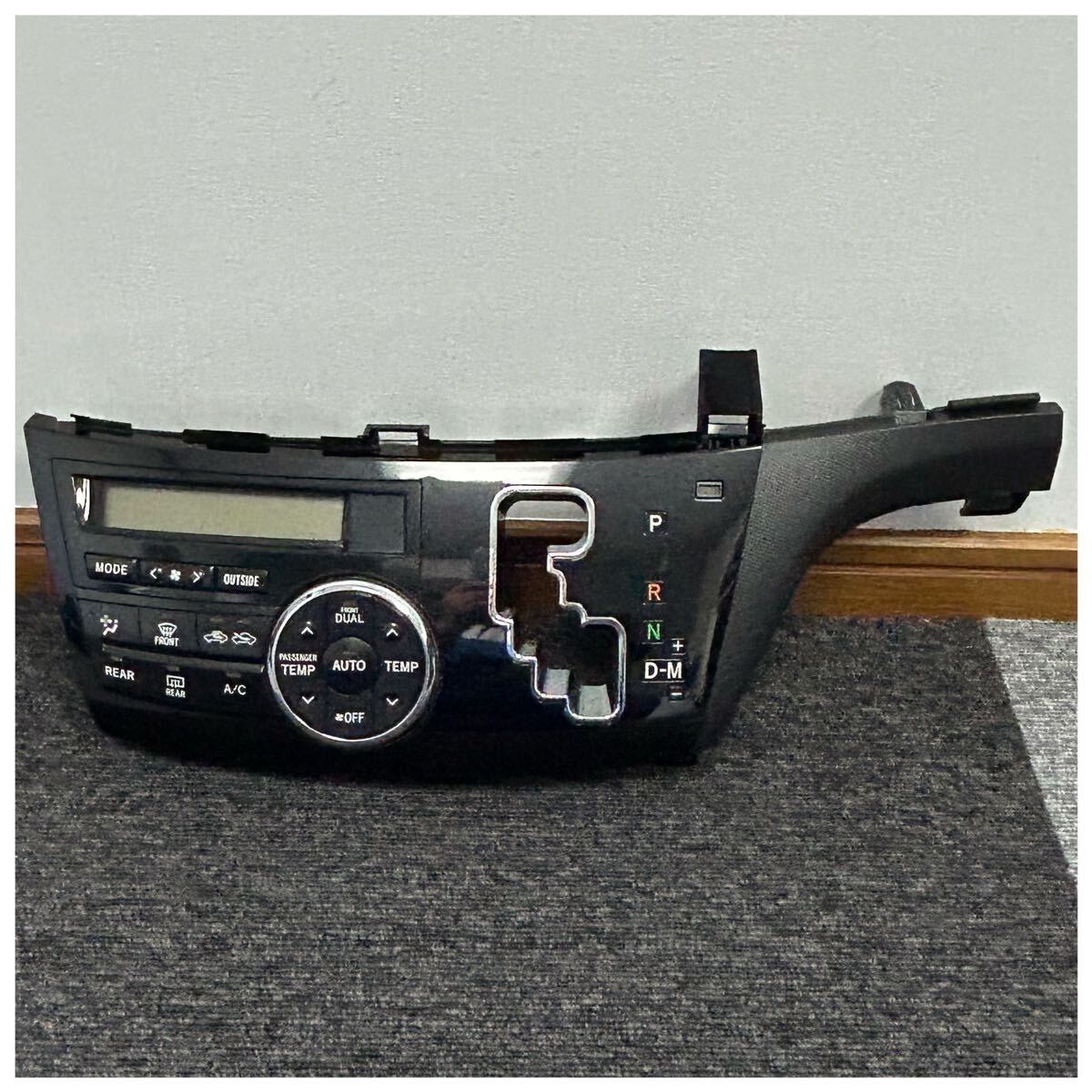 トヨタ エスティマ ACR55W/GSR55W 純正フロントセンターパネル