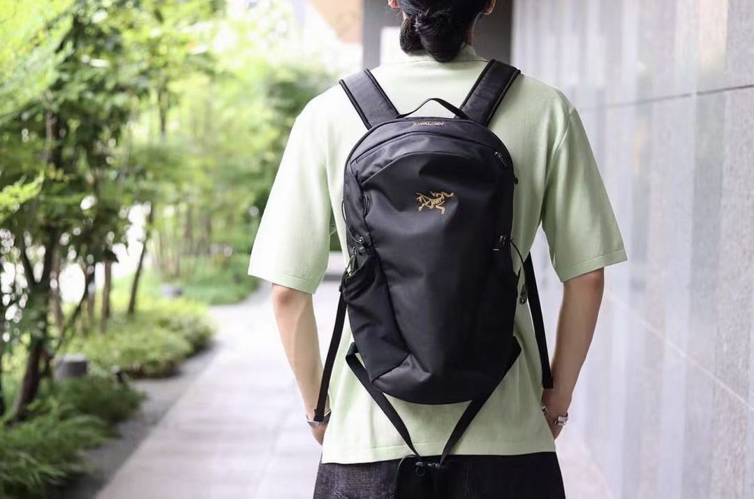 新品 アークテリクス ARC'TERYX アウトドア コンピューター バックパック ショルダーバッグ マンティス 26Ｌ