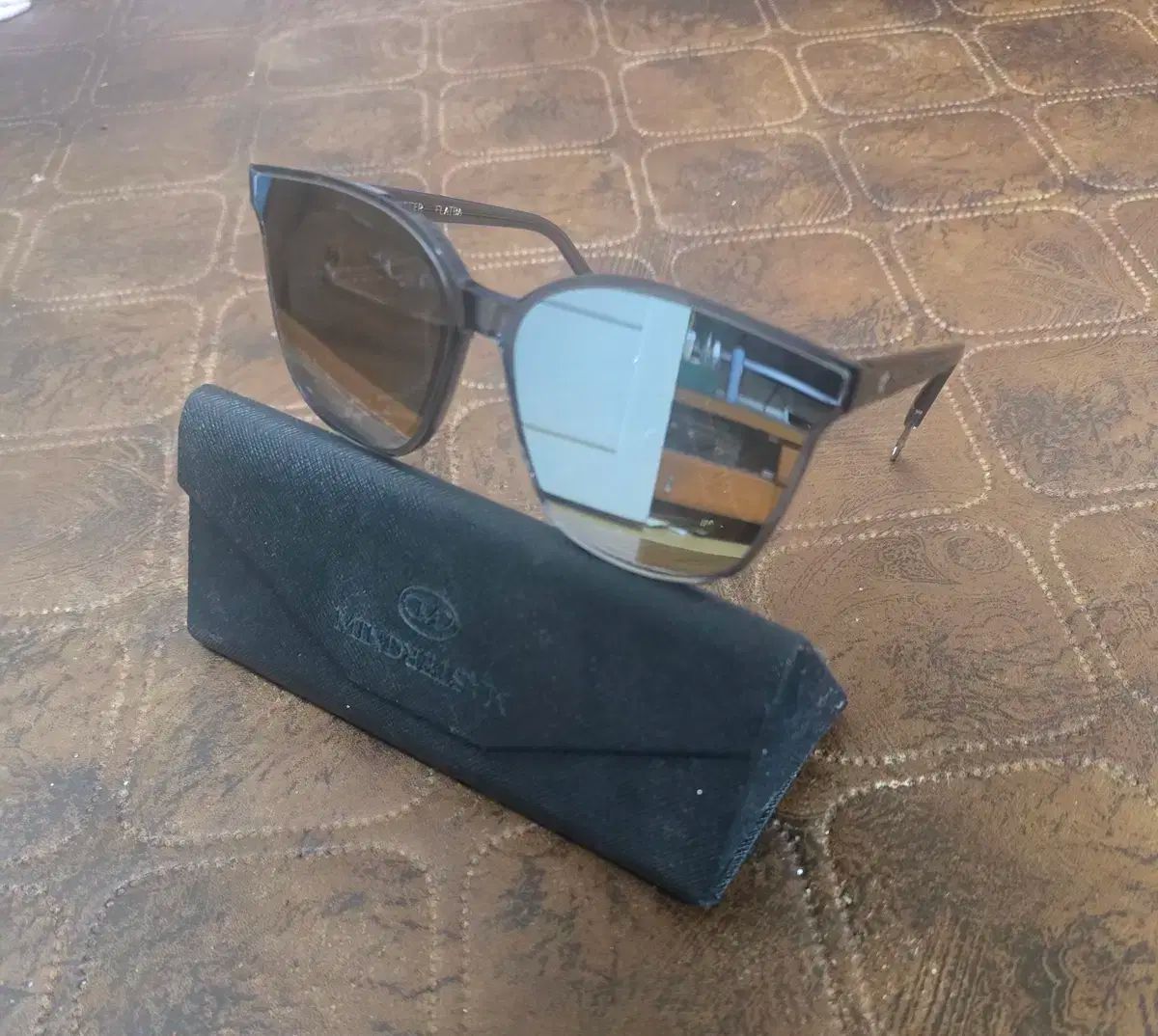 GENTLE MONSTER ジェントルモンスター PAPAS G1 ミラー サングラス ブラック