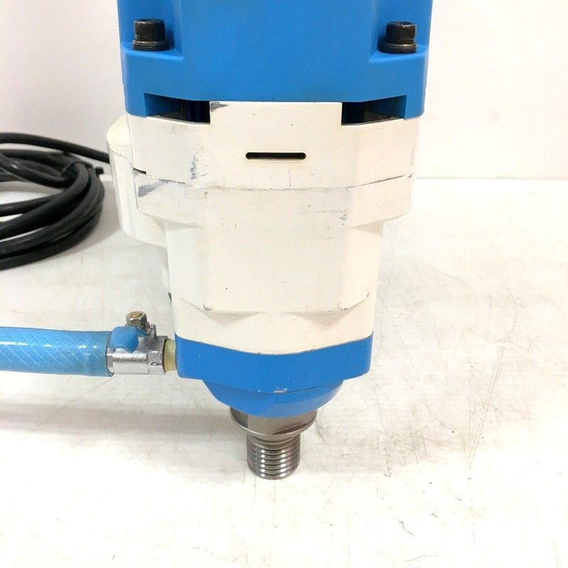 100V