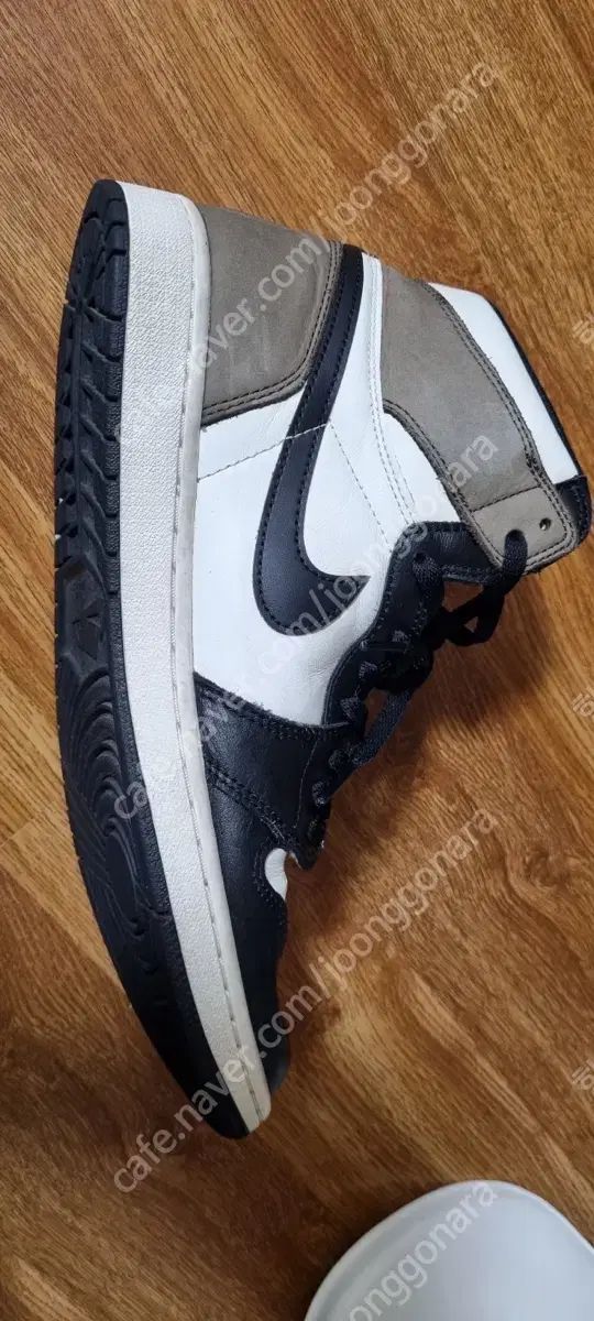 ジョーダン ダークモカ