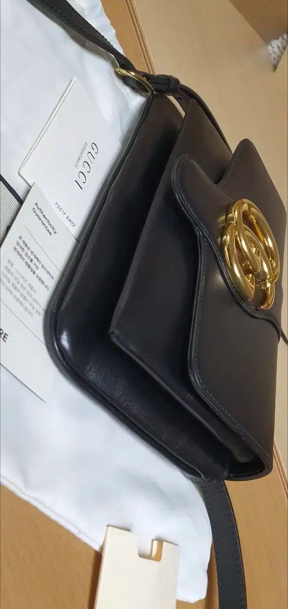GUCCI グッチ