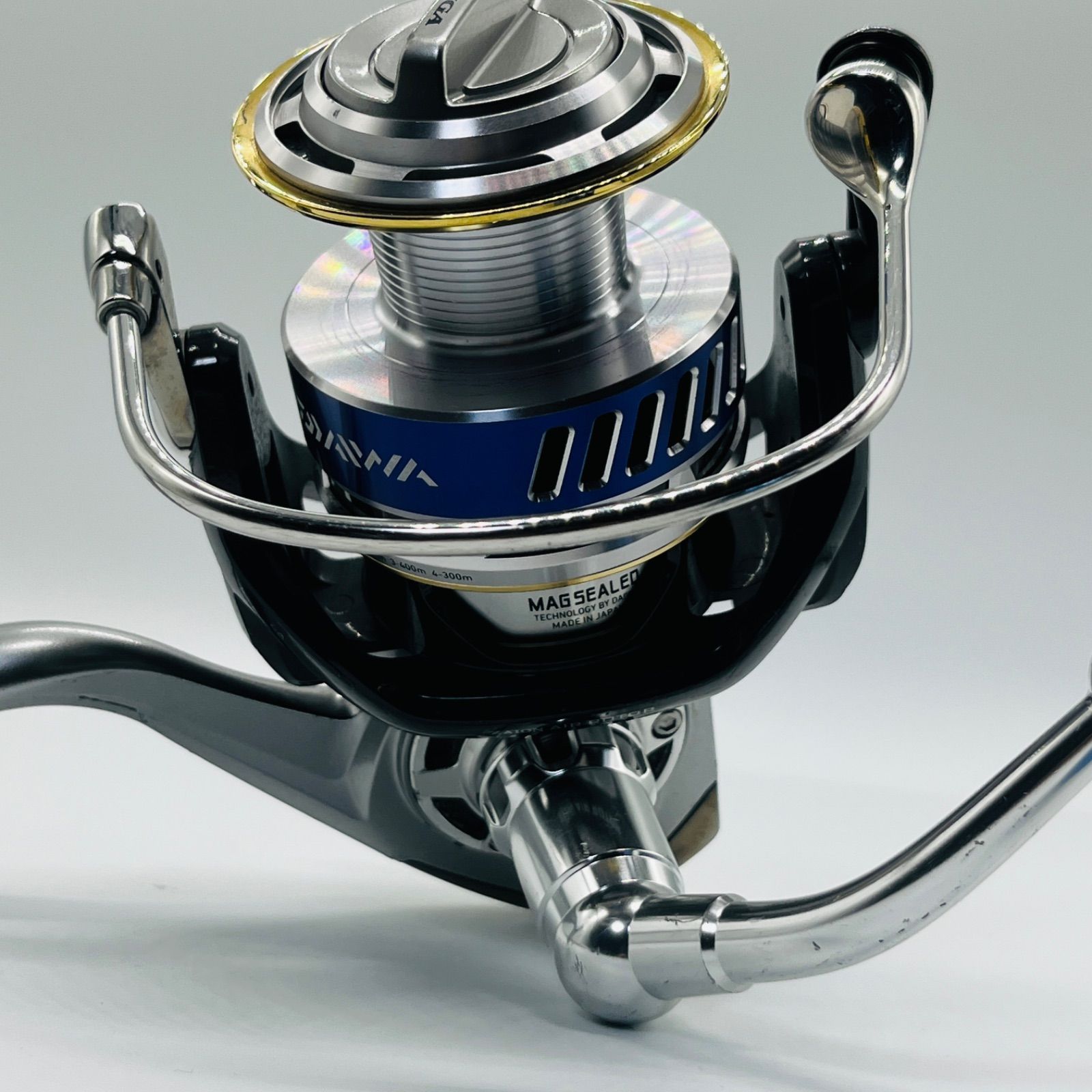 美品 ダイワ 10ソルティガ DAIWA SALTIGA 5000H スピニングリール 10