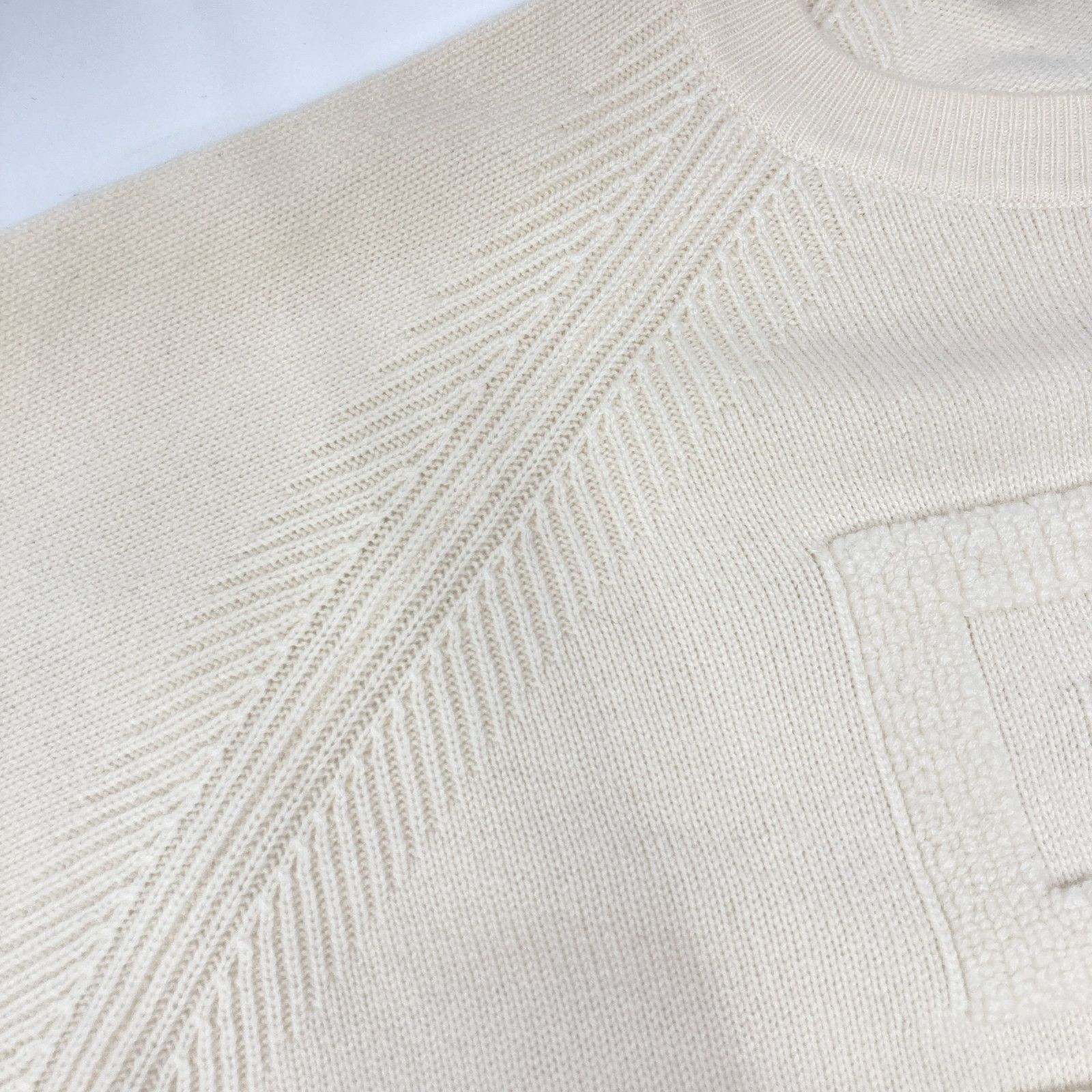 GIVENCHY ジバンシィ BW903Q4Z31 白 4Gロゴカシミヤニットセーター ホワイト S トップス カシミア レディース 中古 GIVENCHY ジバンシィ BW903Q4Z31 白 4Gﾛｺﾞｶｼﾐﾔﾆｯﾄｾｰﾀｰ S - メルカリ