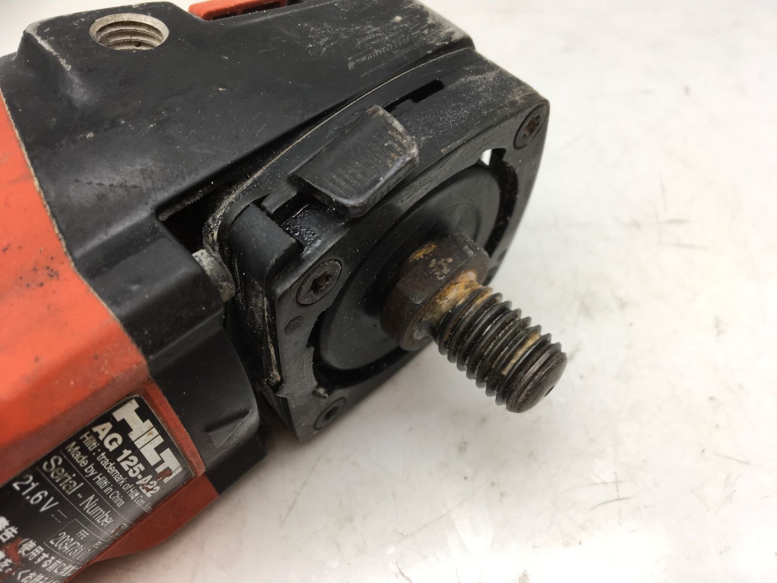 本体 バッテリー