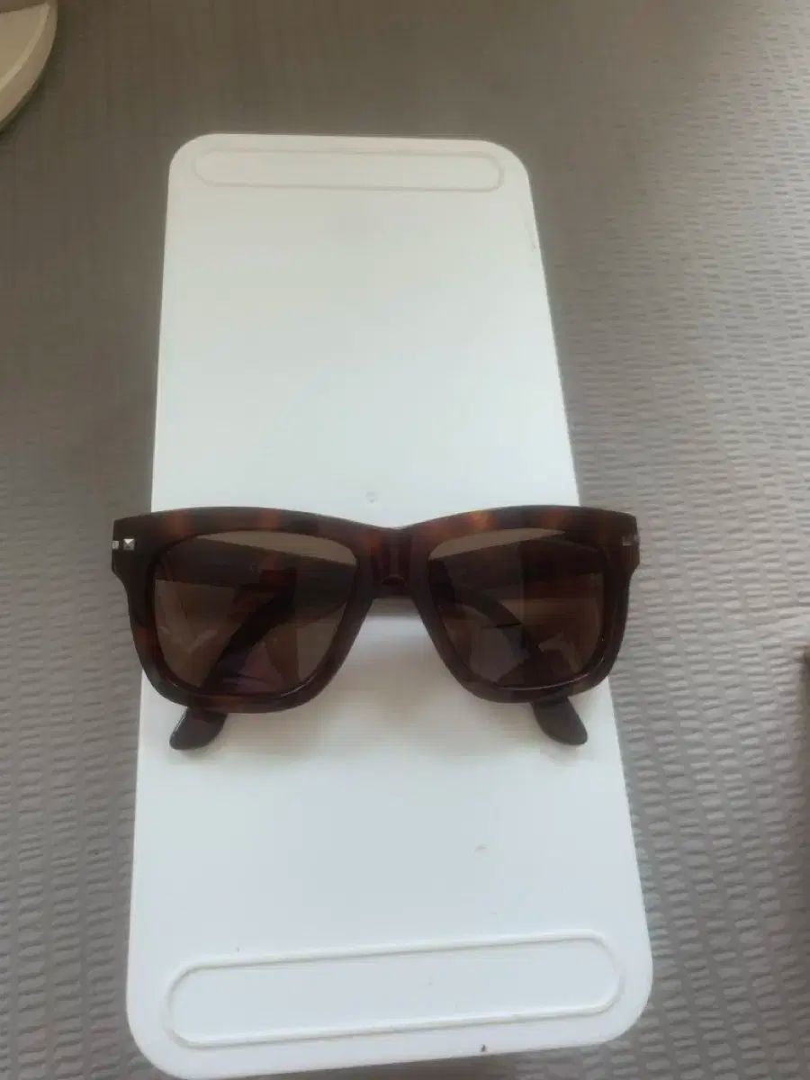 VALENTINO ヴァレンティノ サングラス