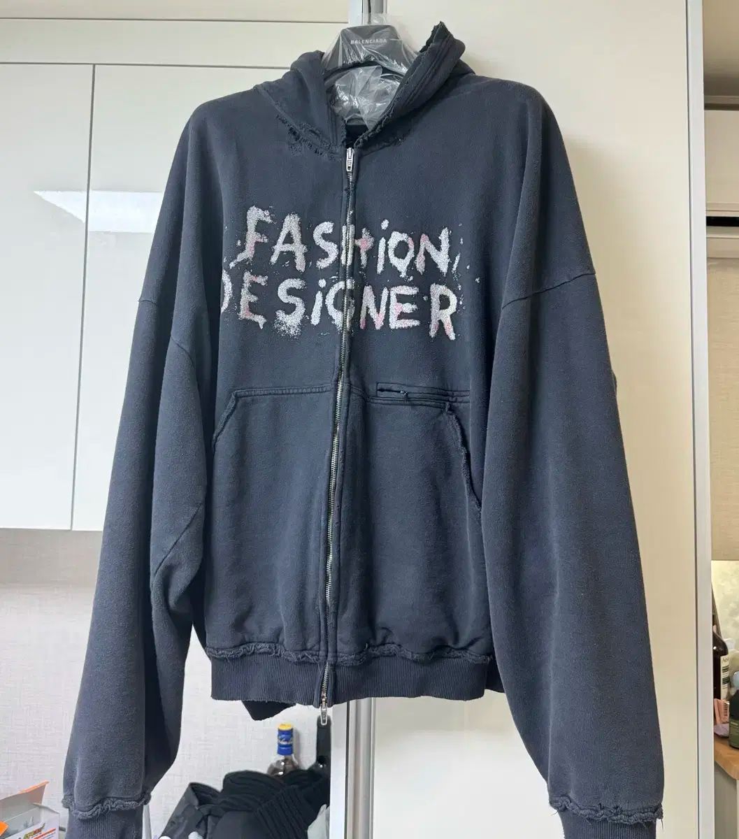 BALENCIAGA バレンシアガ ファッション デザイナー フード ジップアップ M