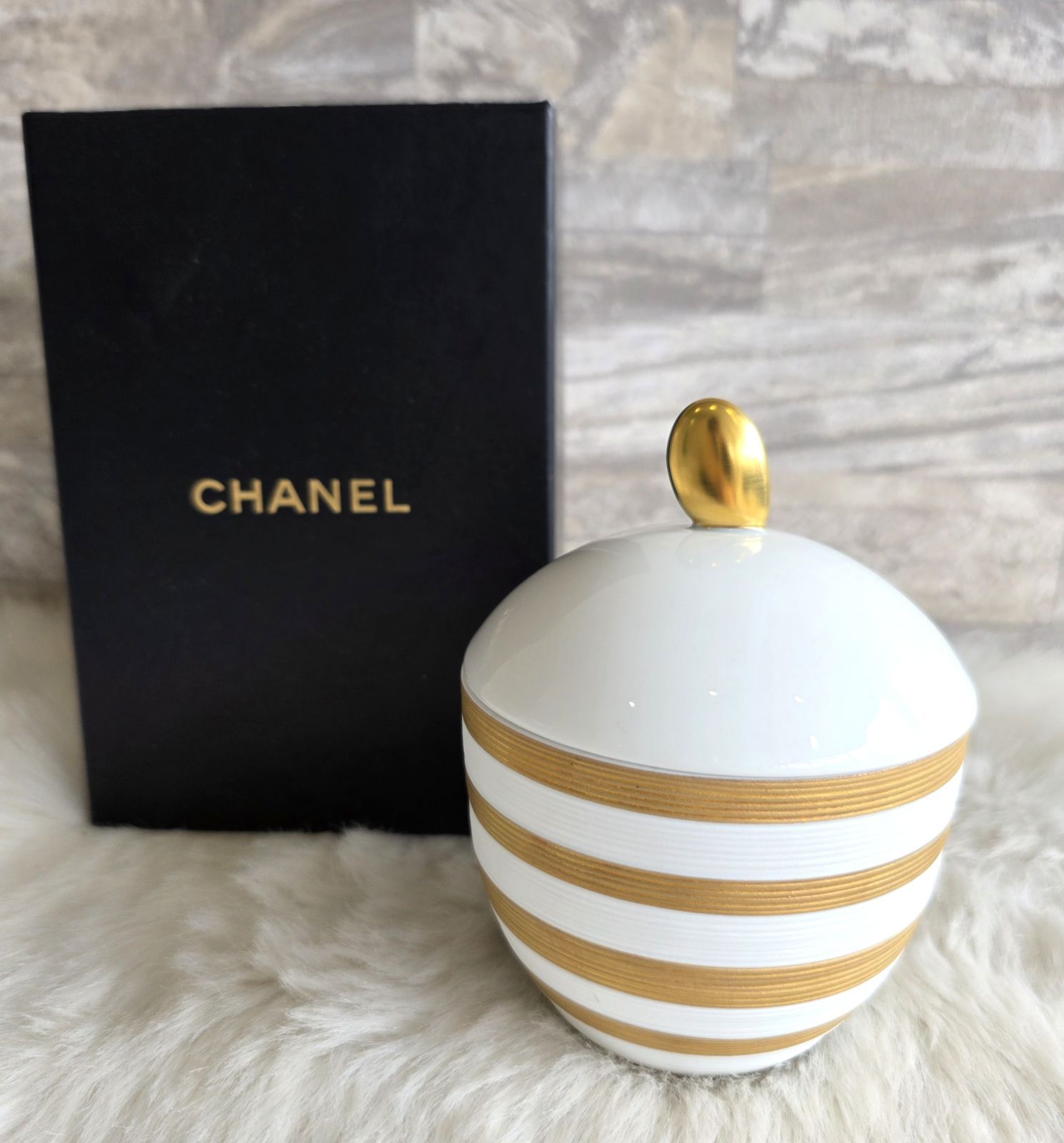 角谷英明】作家物 箱付き 白磁 牡丹彫鶴首花瓶 陶器 花瓶 白