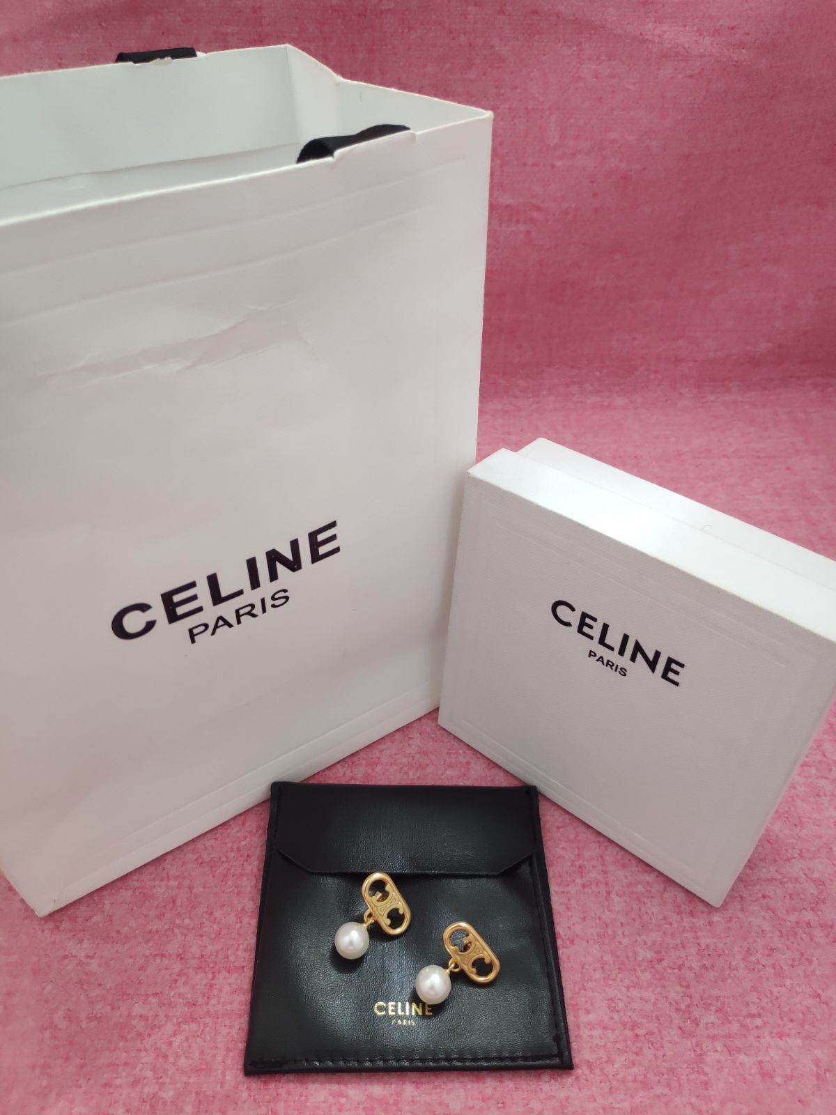 超人気🌸CELINE・セリーヌ　ピアス　トリオンフ パールピアス　◆レディース◆　極美品　新品