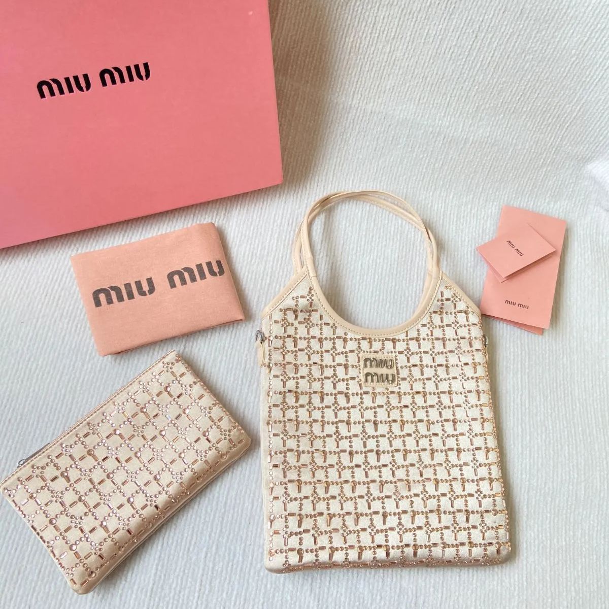 Miu Miu ミュウミュウ 新品未使用 ダイヤモンドのショルダーバッグ ハンドバッグ - メルカリ