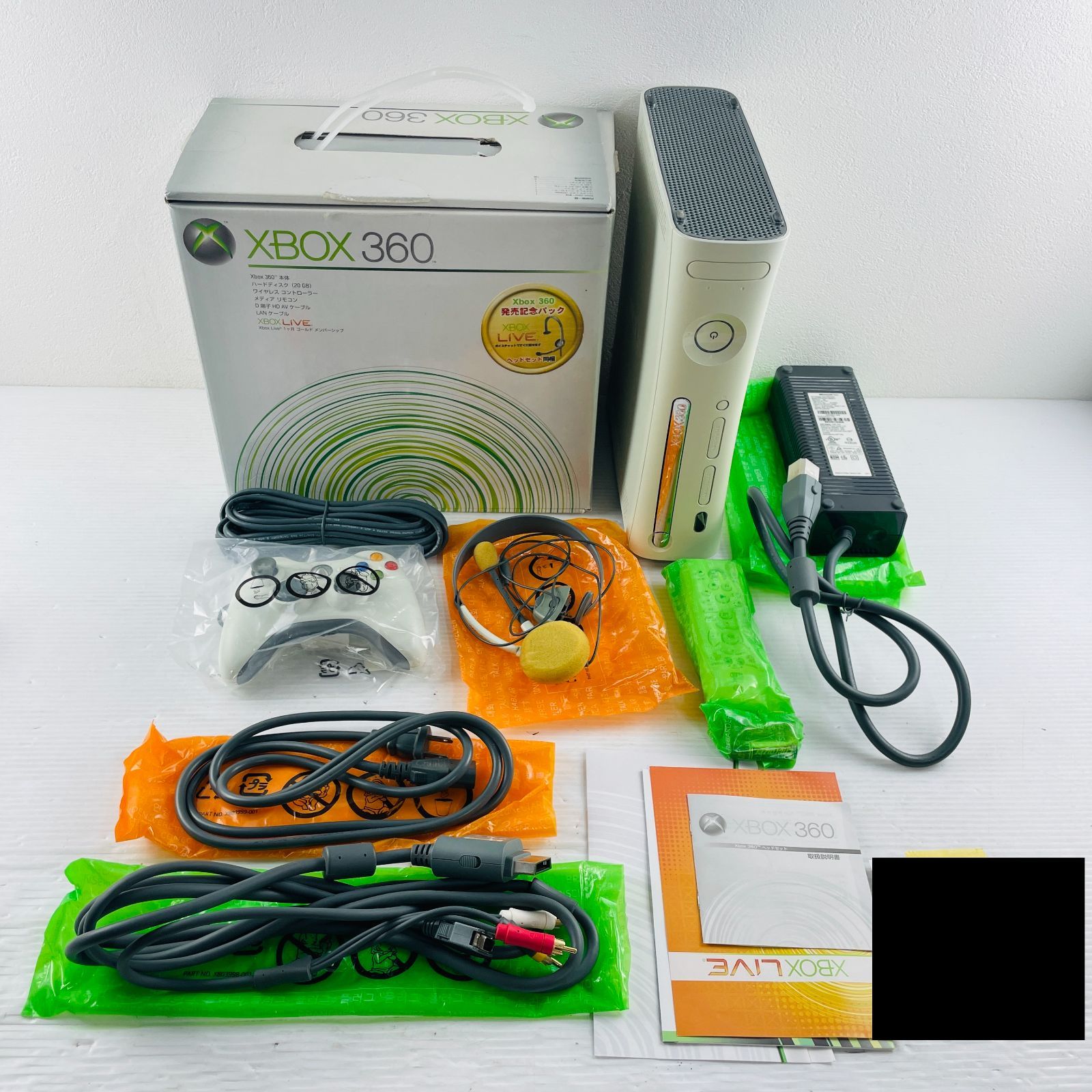 F106 通電OK Xbox 360 エックスボックス サンロクマル マイクロソフト Microsoft Corporation 白 ホワイト 本体 コントローラ 周辺機器 箱あり 据置型ゲーム機 家庭用ゲーム機 第7世代