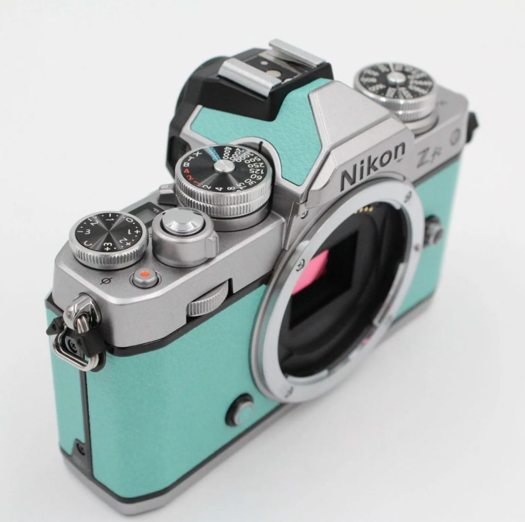 Nikon - 【美品 5703回】 Nikon Z fc ボディ 本体 zfc 新品)Nikon (ニコン) Z fc ボディ シルバー（商品ID