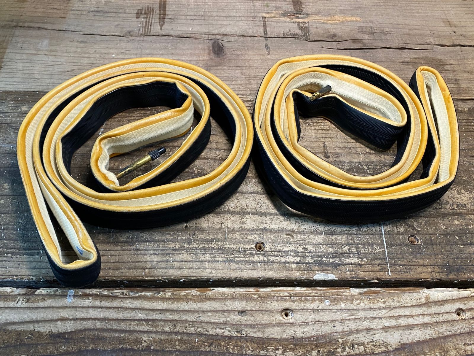 タイヤ 700x22C