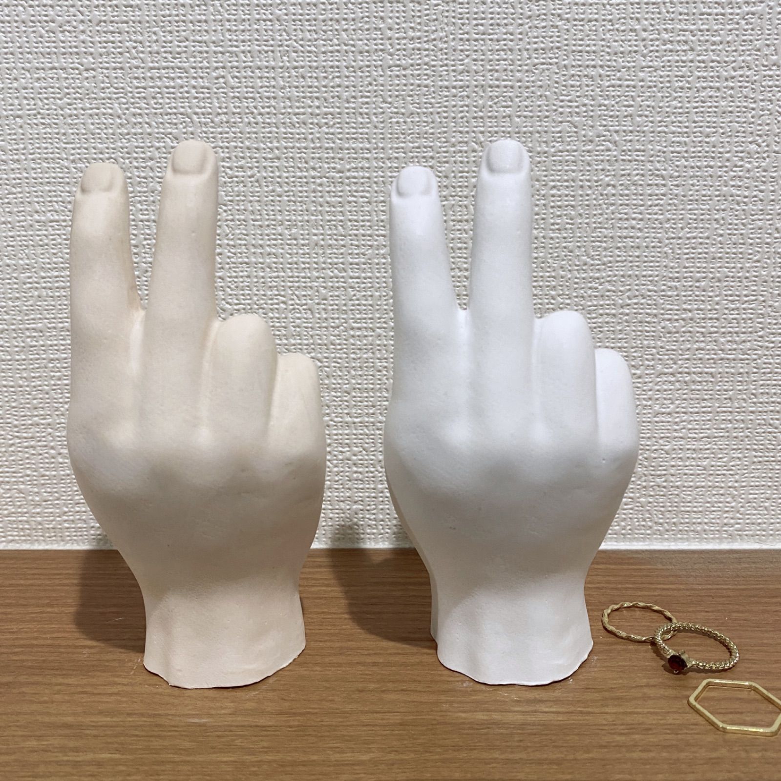 アロマストーン ハンドオブジェ ピースサイン 指輪置き ジェスチャー