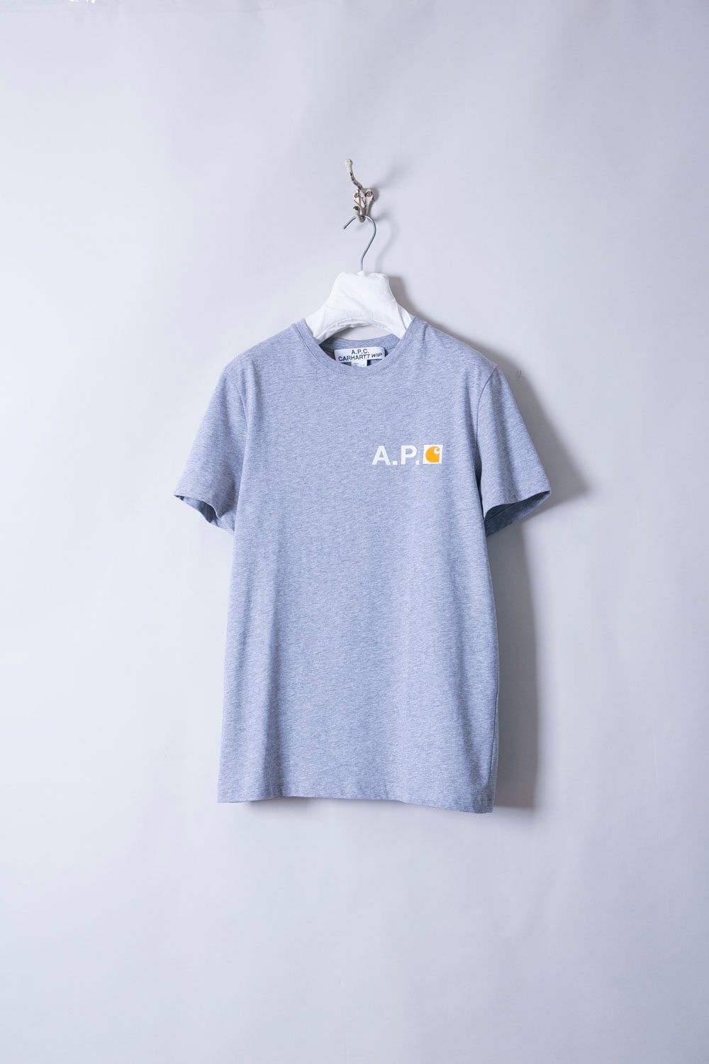 【新品】A.P.C.×Carhart2020グレーTシャツアーペーセーカーハート