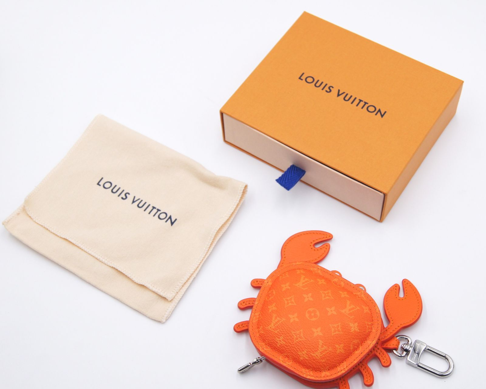 チャーム・LV カップ お好みのネックレスにカスタムLouis Vuittonチャーム・LV カップ