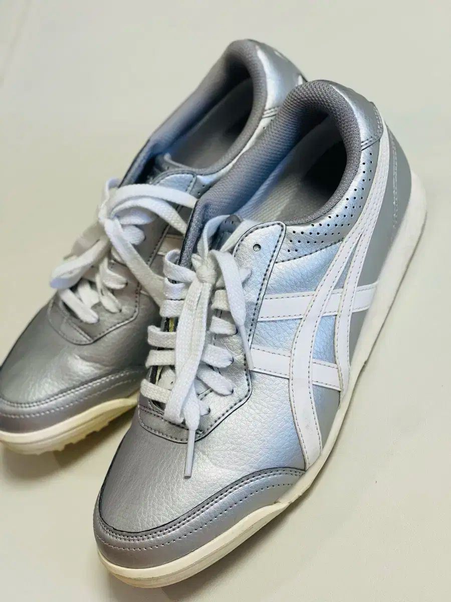 Asics アシックス シルバー クリーム スパイクレス ゴルフシューズ 着用回数 1 寿司