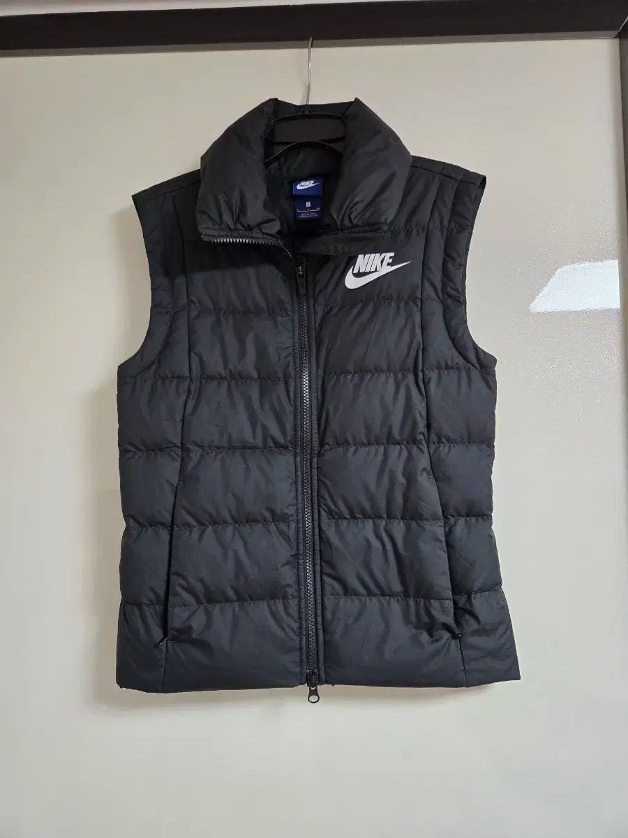 NIKE レディース ダウン ベスト