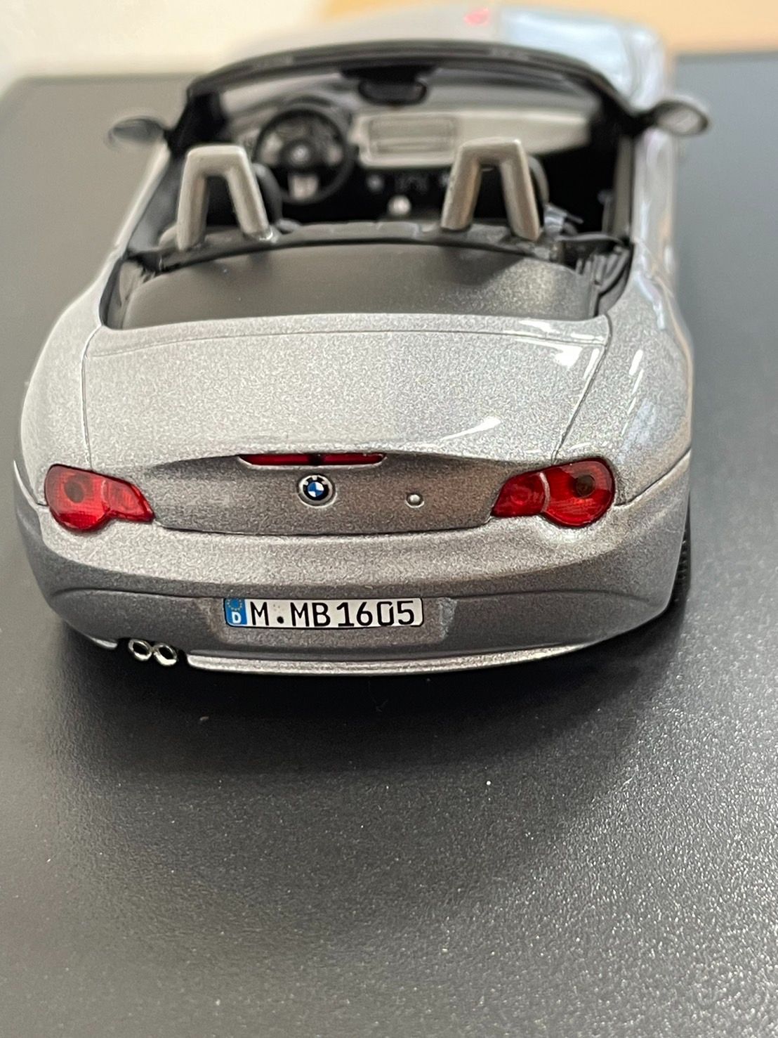 BMW　Z4ミニカー　KGID