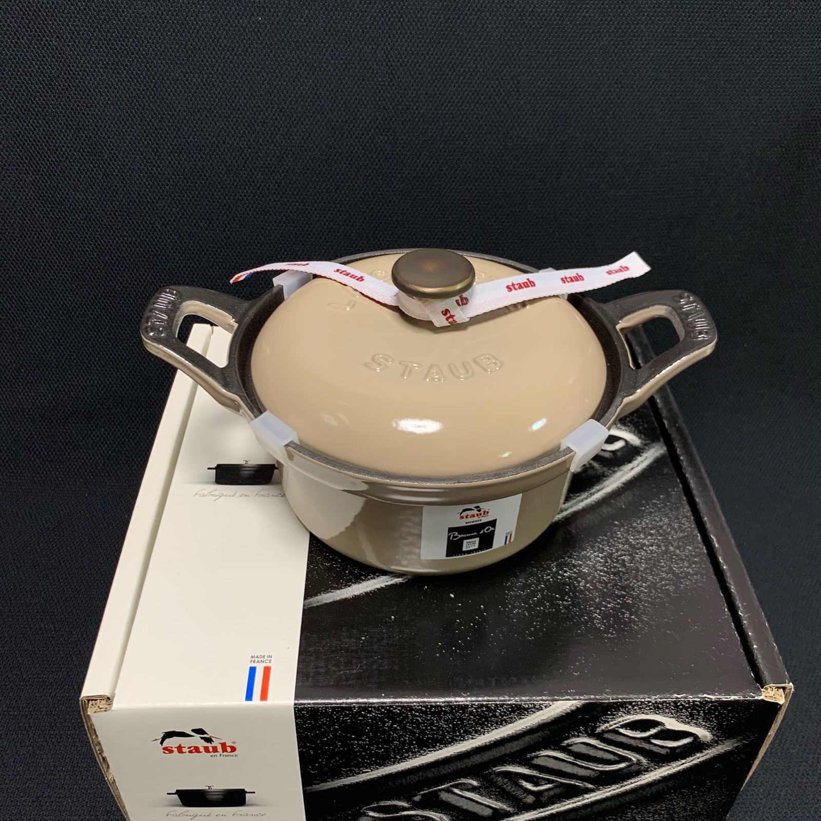 staub ストウブ ヴィンテージ 12cm リネン お得クーポン発行中 - 調理器具