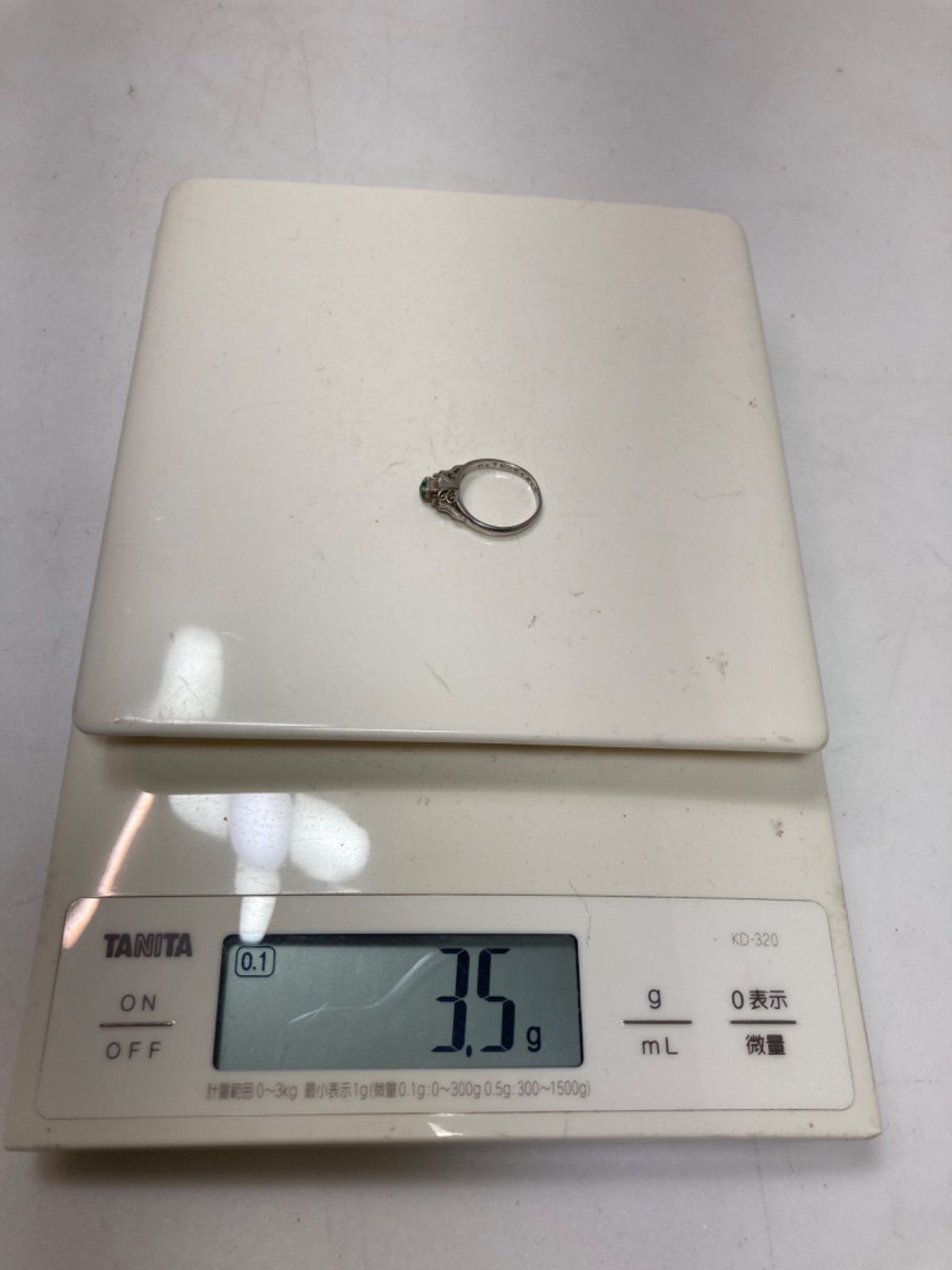 ☆Pt800刻印 プラチナ 石付きリング 8号 造幣局ホールマーク 総 ☆Pt800刻印 プラチナ 石付きリング 8号 造幣局ホールマーク 総