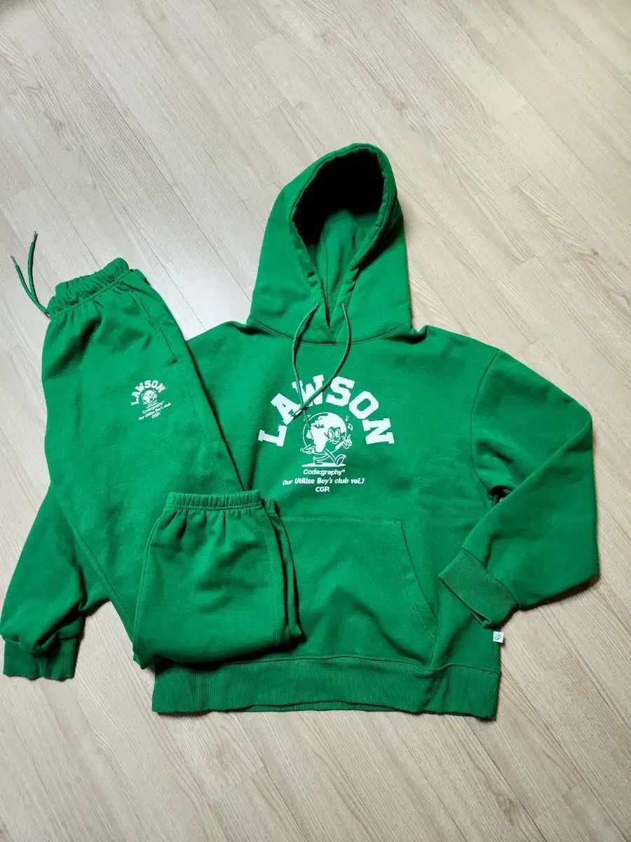 Code graphy(コードグラフィー) フード付きTシャツ ジョガーパンツ セットアップ