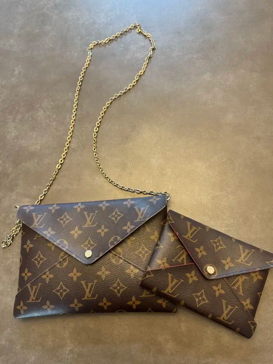 Louis Vuitton ルイヴィトン モノグラム チェーン クラッチ
