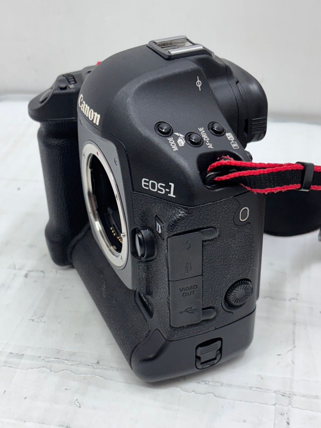 デジタル一眼レフカメラ バッテリー