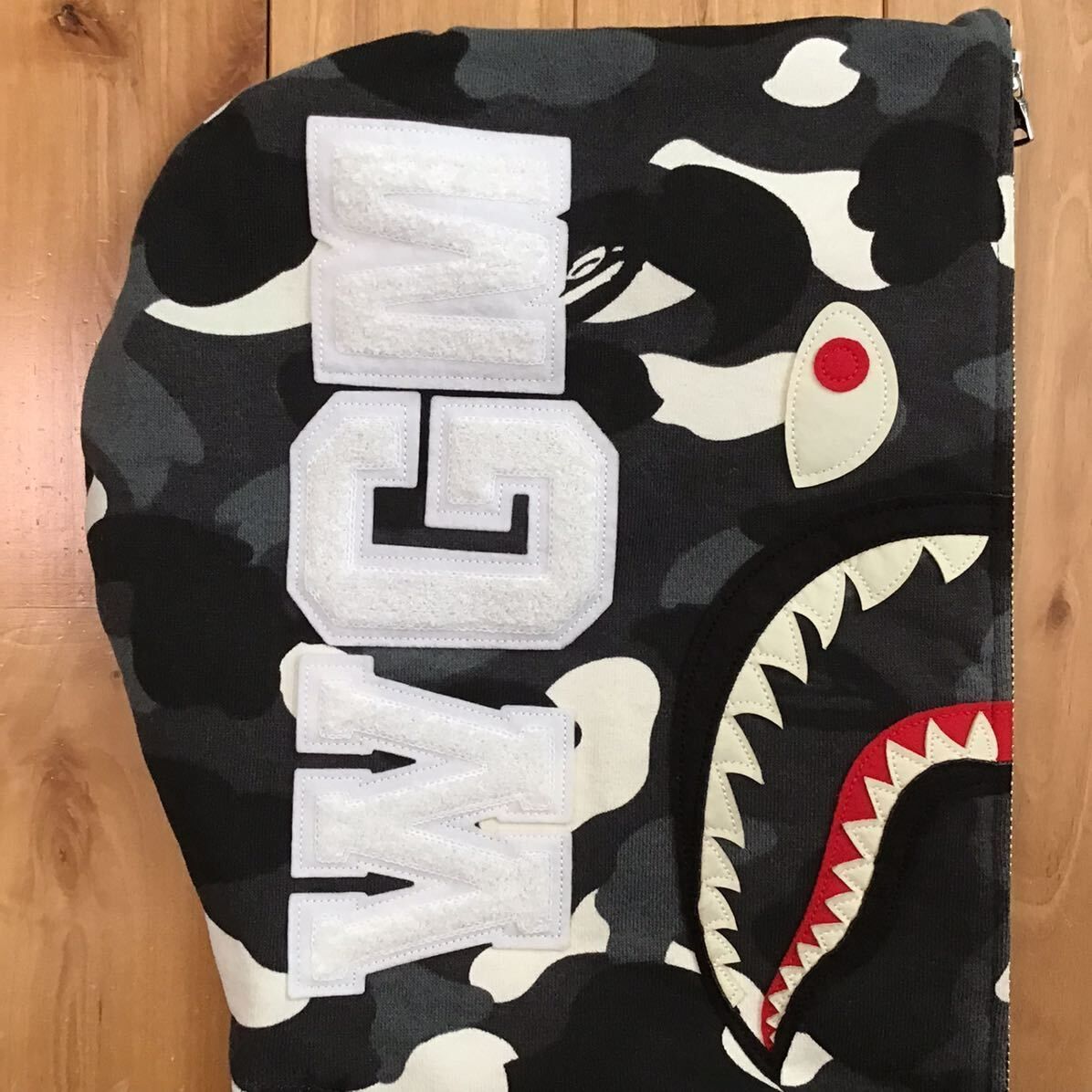 BAPE 蓄光 2015年 City camo シャーク パーカー レディース Glow in the dark BAPE City camo shark full zip hoodie APE ladies