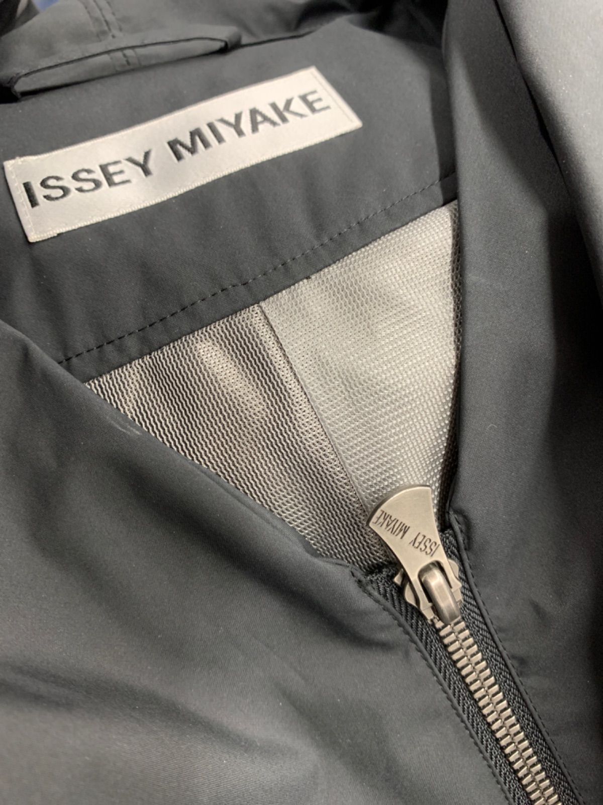 ナチュラルネイビー issey miyake イカコート 変形ジップアップコート