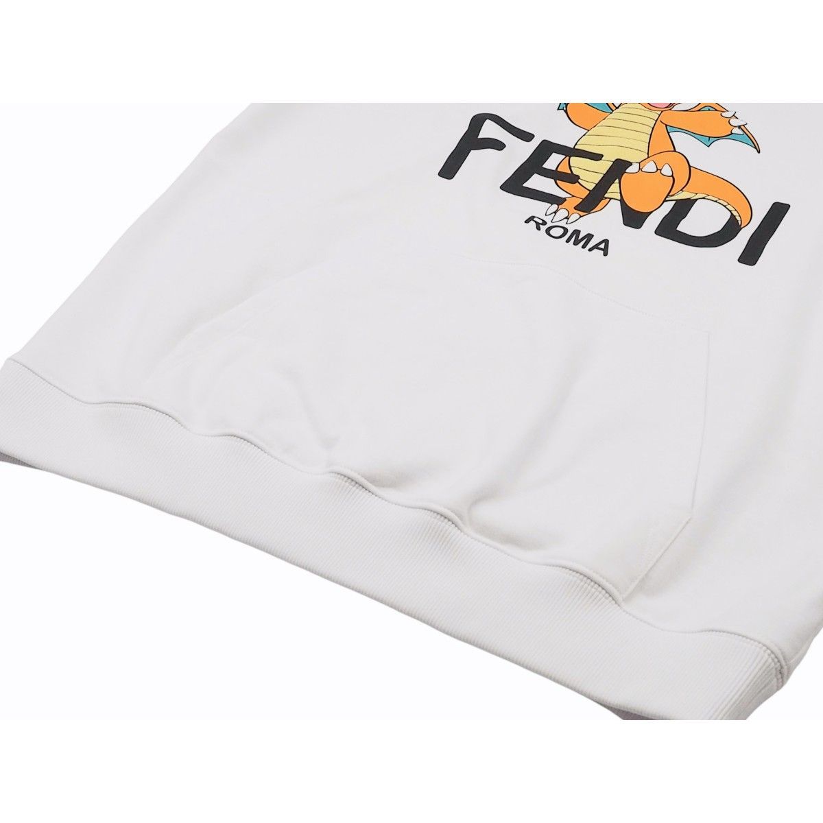 (美品)フェンディ×フラグメント×ポケモン トリプルコラボ スウェットサイズL 中古】【未使用品】FENDI フェンディ FENDI×FRGMT×POKÉMON