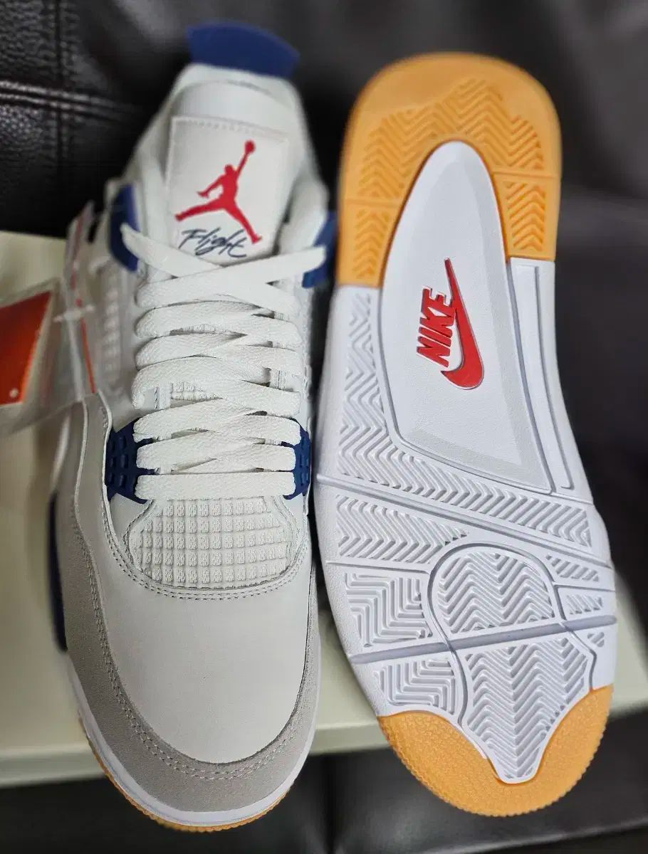 売り切れ次第終了。 ジョーダン 4 NIKE ナイキ SB ネイビー