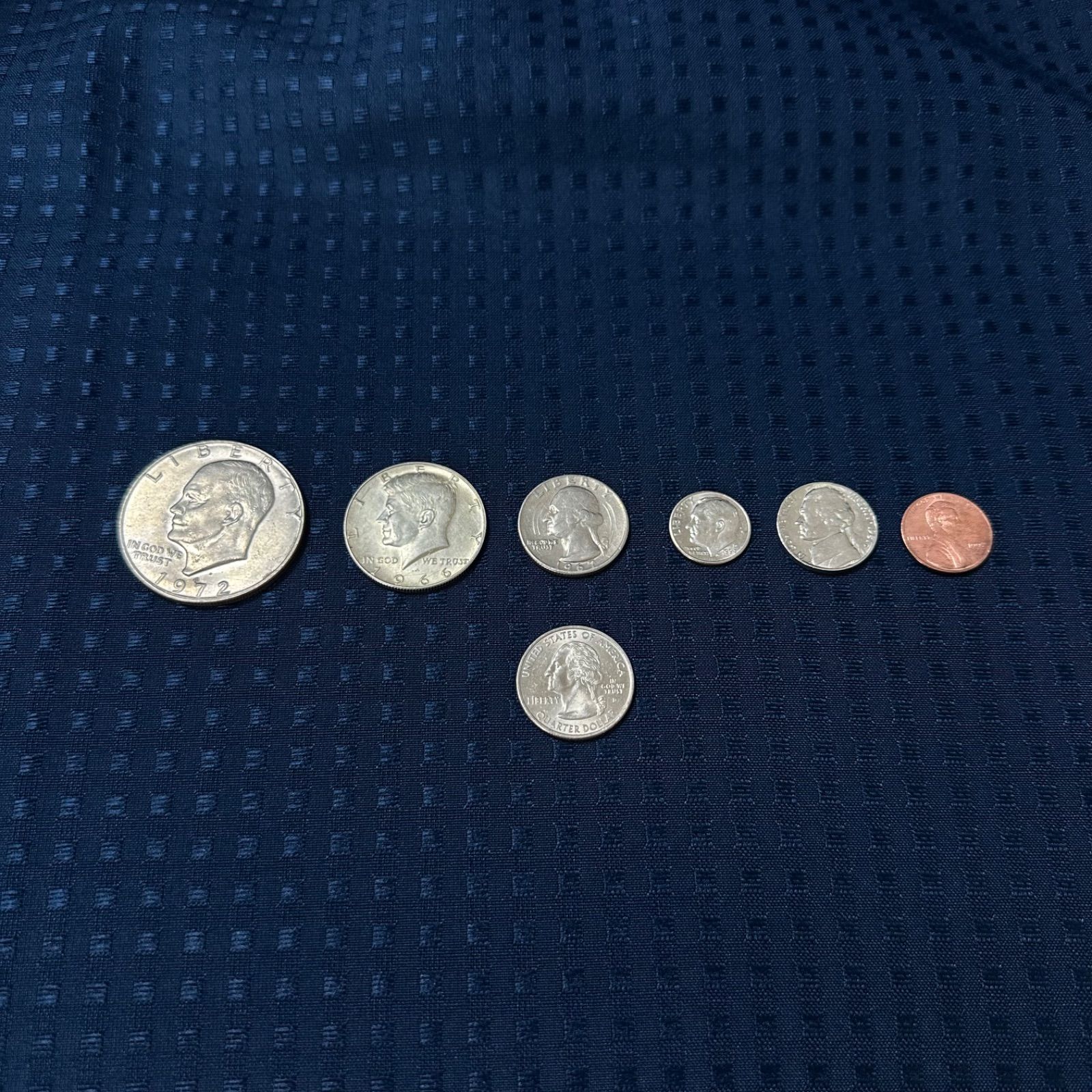 アメリカ コインセット】 セット販売 1ドルコイン 50セント ハーフダラー 25セント クォーターダラー２種類 10セント 5セント 1セント  7枚セット インテリア 鑑賞 - メルカリ