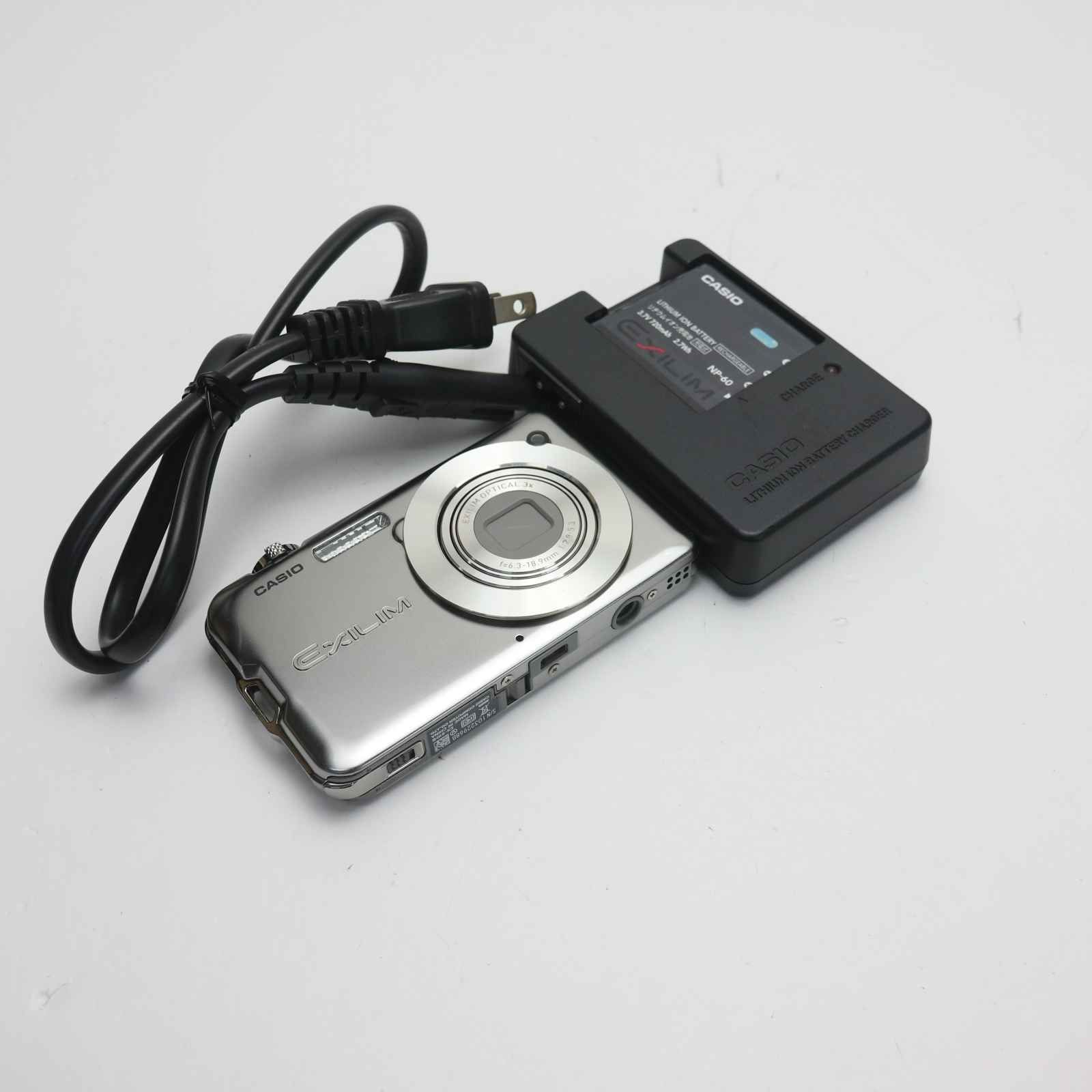 CASIOデジカメ EXILIM EX-S10 ホワイト - デジタルカメラ