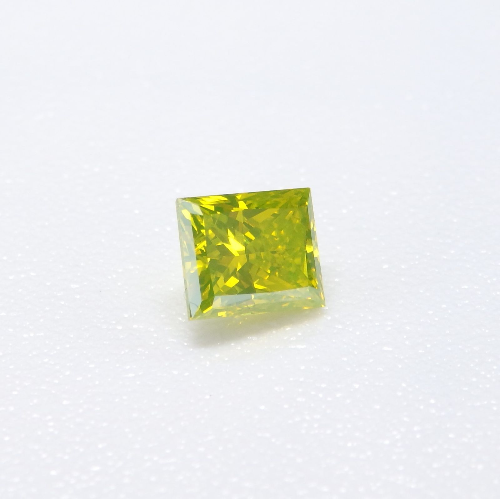 カラーダイヤモンド 0.404ct VS-1 鑑別書付き ルース - メルカリ 【100 