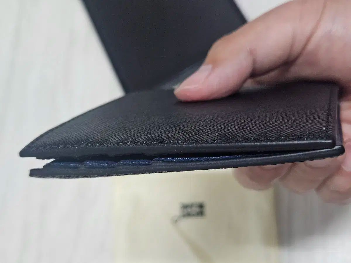 【未使用】MONTBLANC BMW サルトリアル 二つ折り財布 MONTBLANC（筆記具、時計） モンブラン 二つ折り財布 MB198225