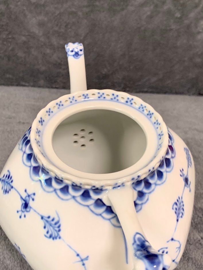 ロイヤルコペンハーゲン ブルーフルテッド柄 ペンギン フィギュリン　デンマーク製 ☆ Royal Copenhagen ロイヤルコペンハーゲン ブルー