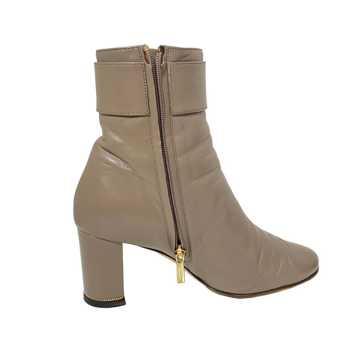  サルバトーレフェラガモ ショートブーツ 5 1 2 D レディース - グレーベージュ チェーン フィアンマ アウトソール張替済 レザー ブーティ ブーツ