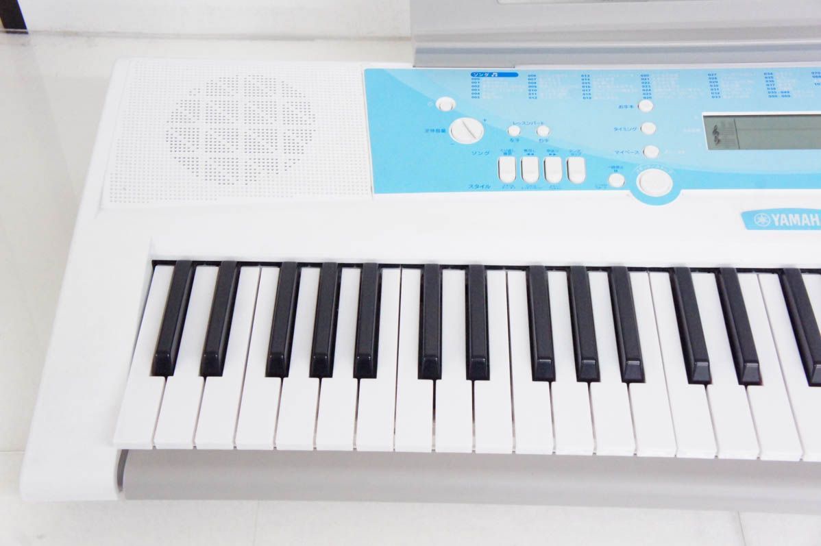 YAMAHA EZ-J220 PORTATONE 電子キーボード内蔵曲のを表示します音符 