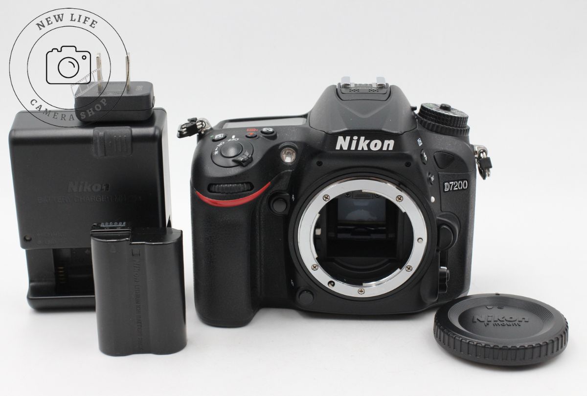 匿名配送✨Nikon D7200 デジタル一眼レフ レンズ付き　標準 NIKON(ニコン) デジタル一眼レフカメラ D7200 ズームレンズ