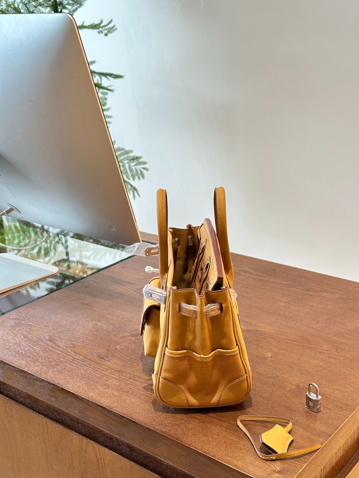 ショルダーバッグ