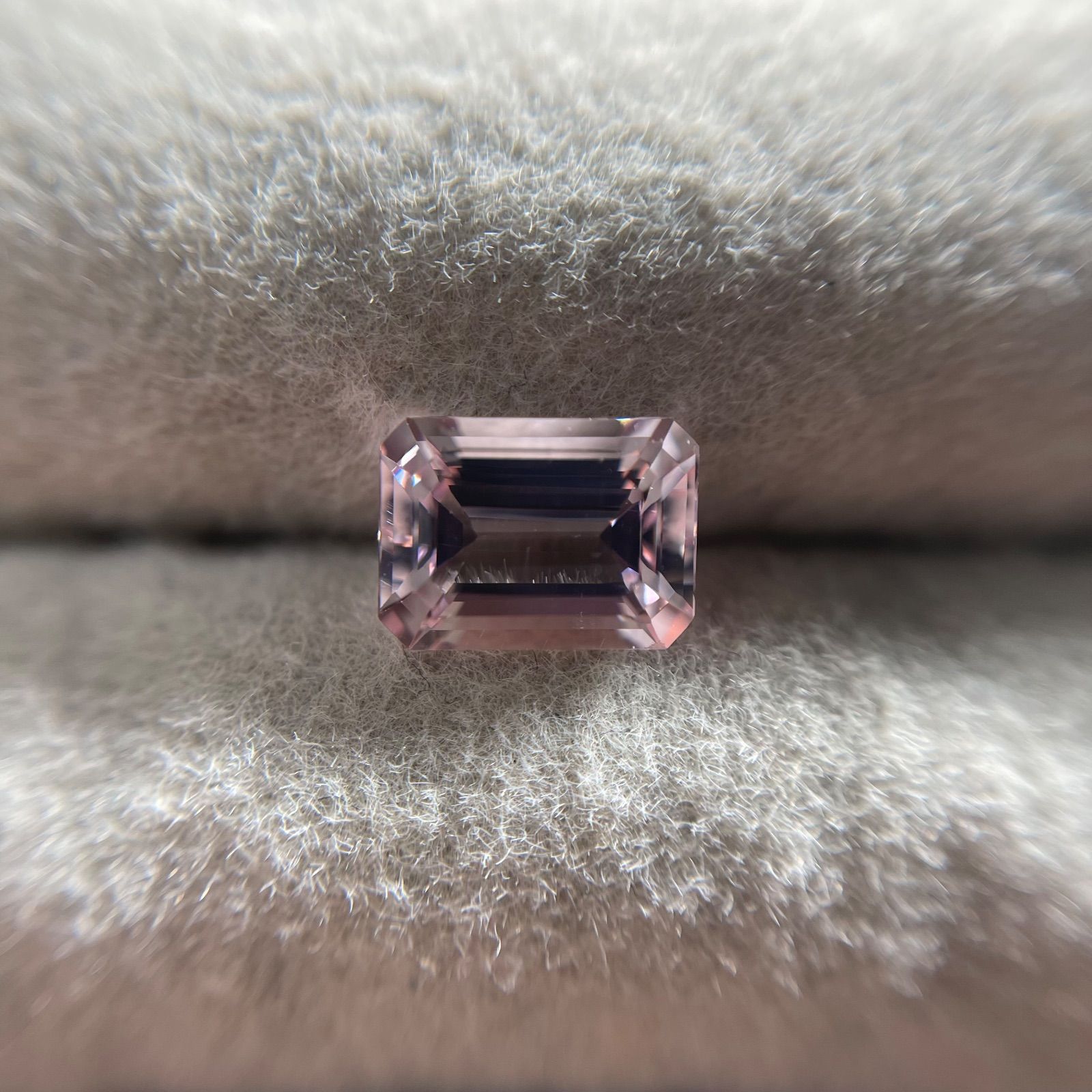 天然 モルガナイト ルース 1.168ct 桜ピンク エメラルドカット